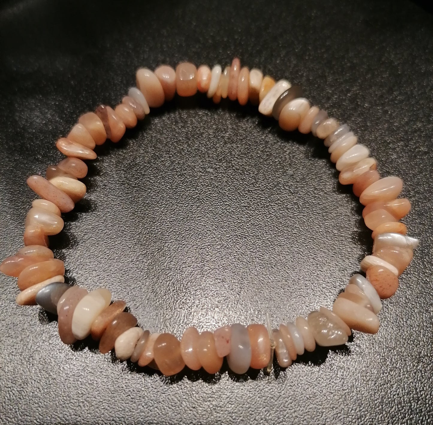 Armband Chalzedon, Splitter