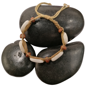 Armband Muscheln und Holzperlen, Schiebeknoten