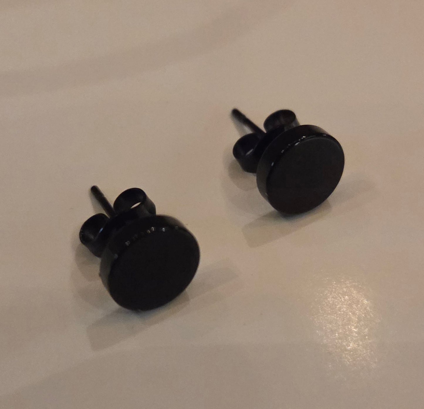 Ohrringe Edelstahl schwarz, Durchmesser 7mm
