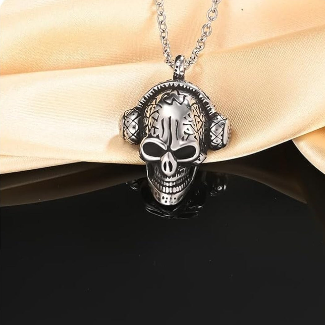 Halskette Totenkopf mit Kopfhörer, Edelstahl, Kette 55cm, Anhänger 4,5x3,4cm